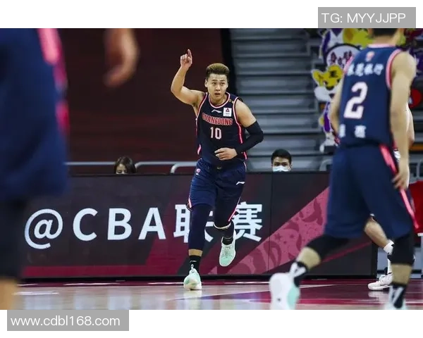 上海篮球队强势领跑联赛积分榜目前积分达到75分领先群雄 上海篮球队强势领跑联赛积分榜目前积分达到75分领先群雄